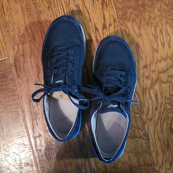 Dansko Athletic Shoes - Picture 2 of 6